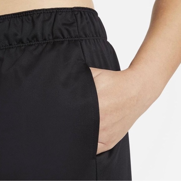 Nike Shorts Women's Size M Black Dri-Fit Attack Training athletic workout EUC - Picture 6 of 7